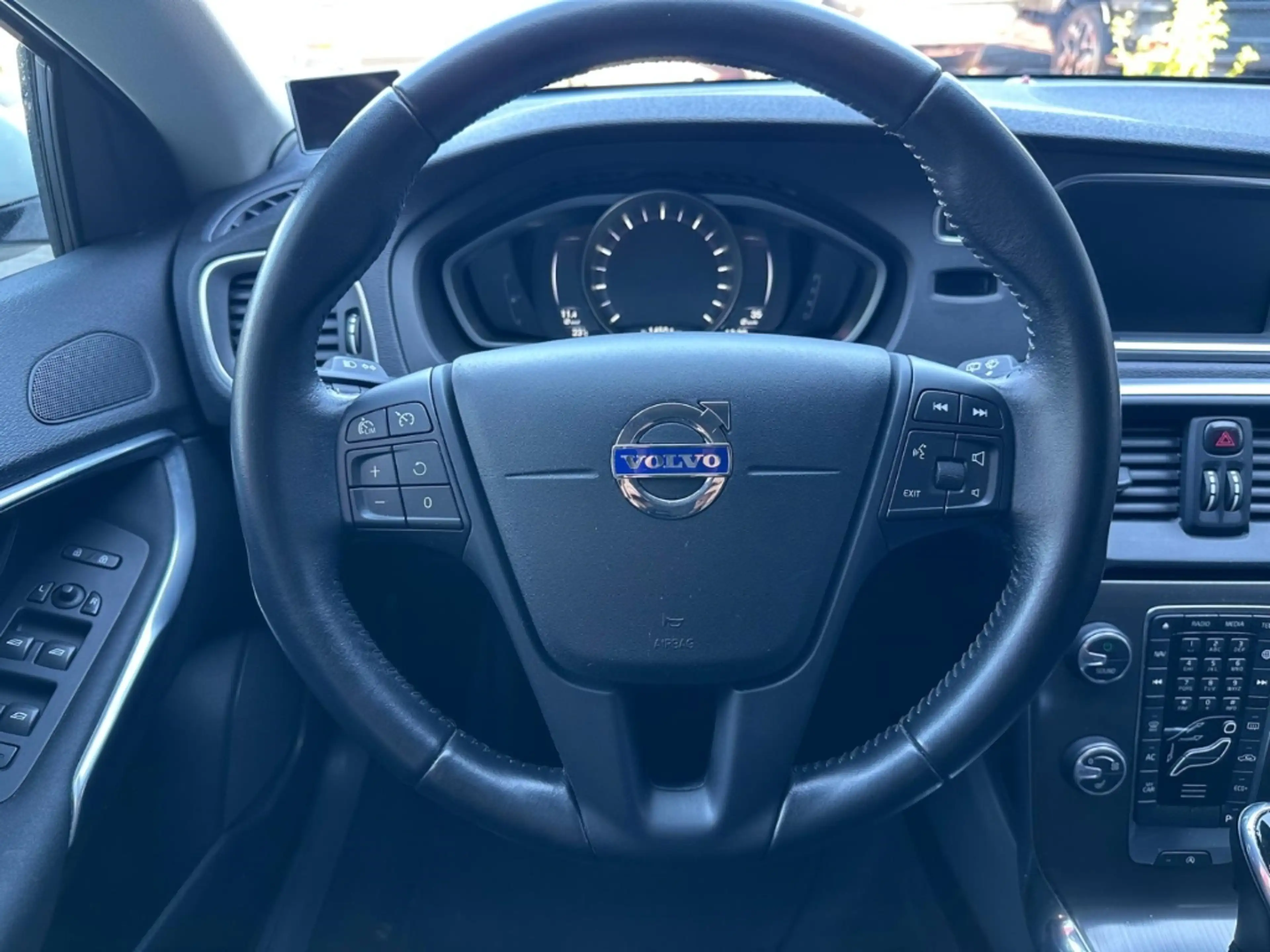 Volvo V40 You! T2 Navi Digitales Cockpit Soundsystem Sperrdi — photo 8
