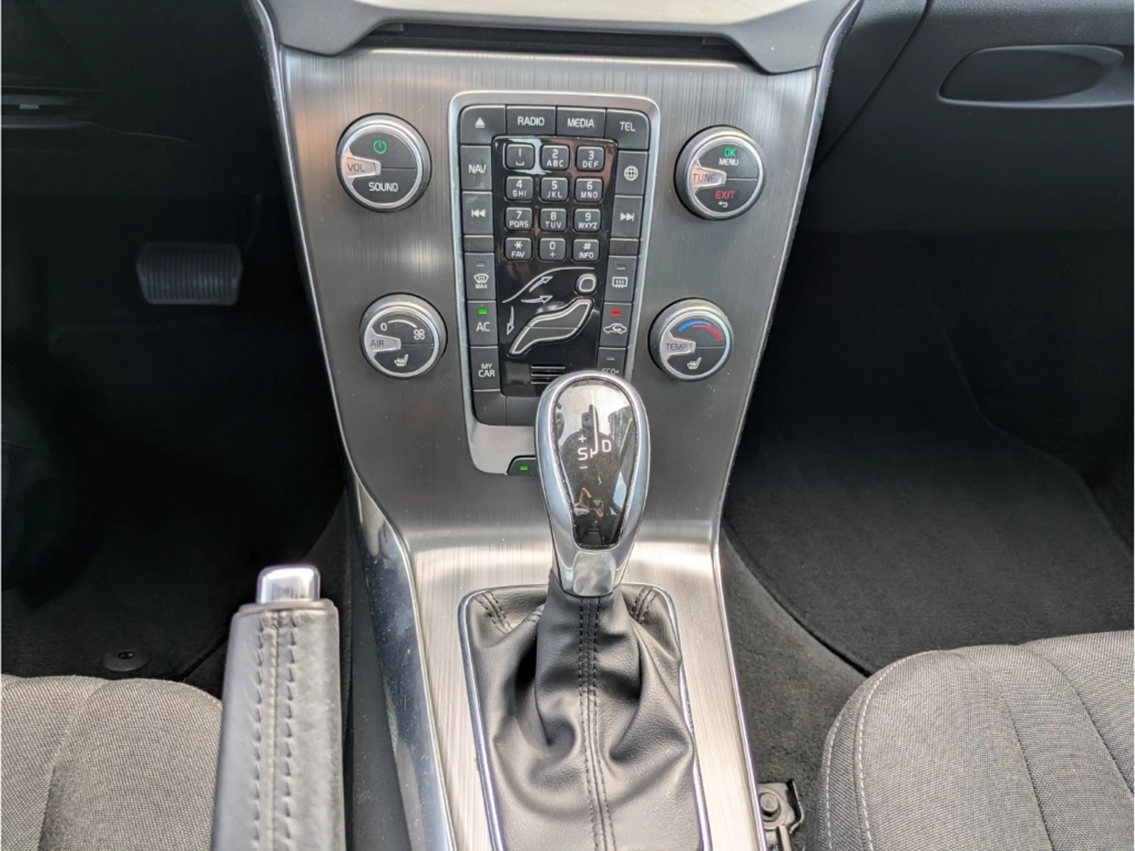Volvo V40 You! T2 Navi Digitales Cockpit Soundsystem Sperrdi — photo 13