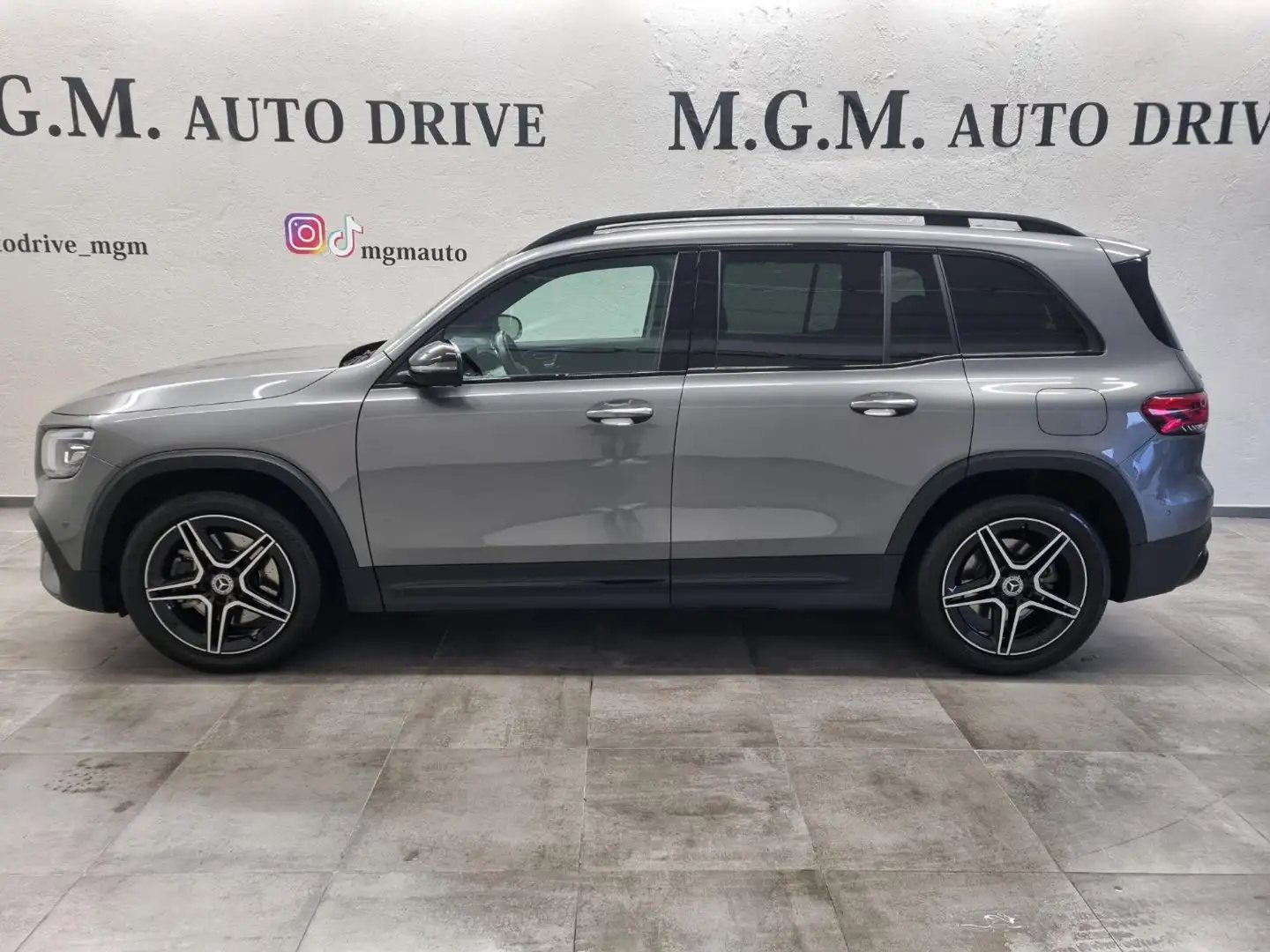 Mercedes-Benz GLB 250 Automatic 4Matic Premium Pack AMG Noir - 2