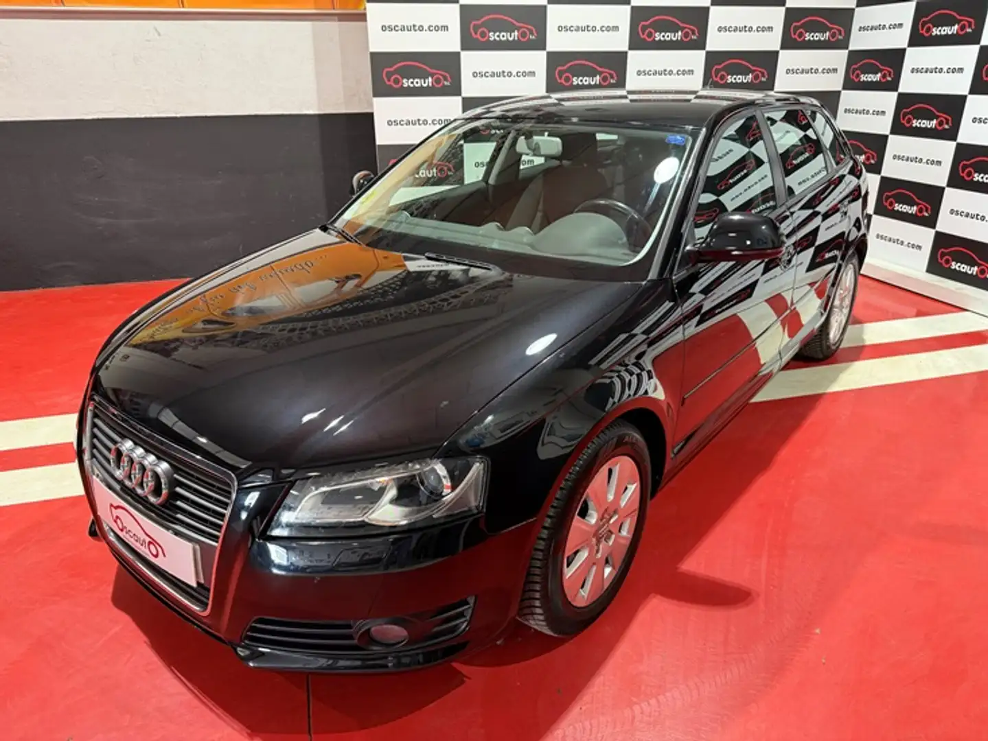 Audi A3 Sportback 1.9TDI Ambition S-T DPF Noir - 1