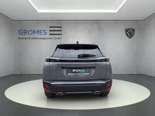 Peugeot 2008 view 4