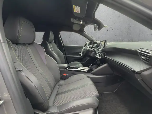 Peugeot 2008 view 13