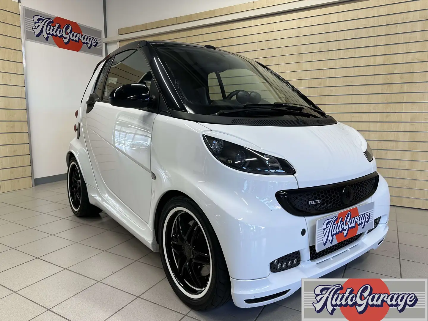 smart brabus Fortwo Cabrio 1.0 Brabus Xclusive 102cv Alb - 1