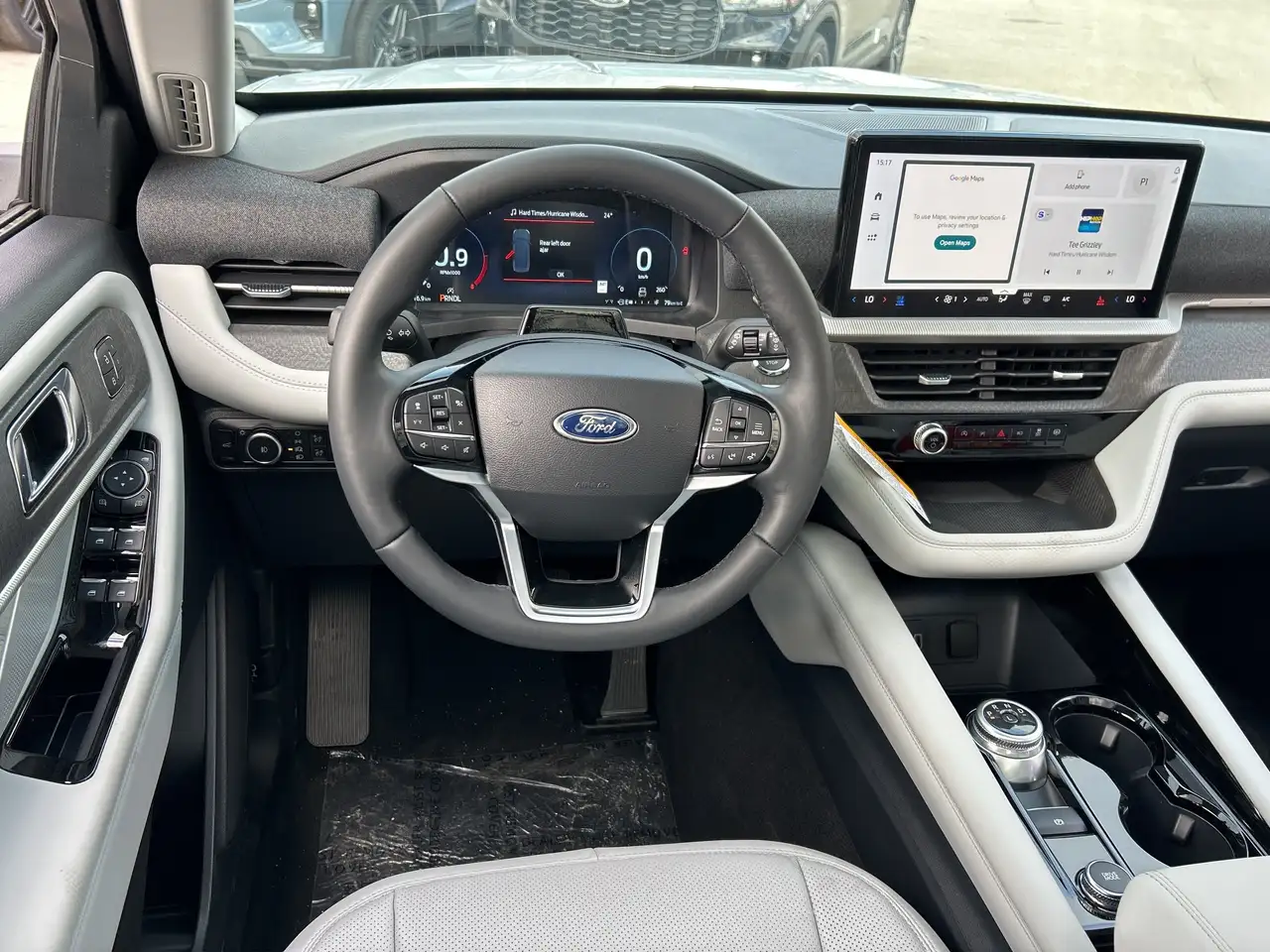 Ford Explorer снимка Ford Explorer