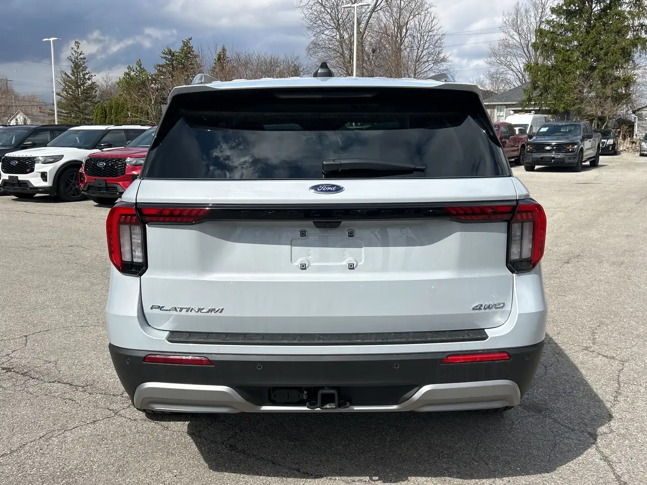 Ford Explorer снимка Ford Explorer