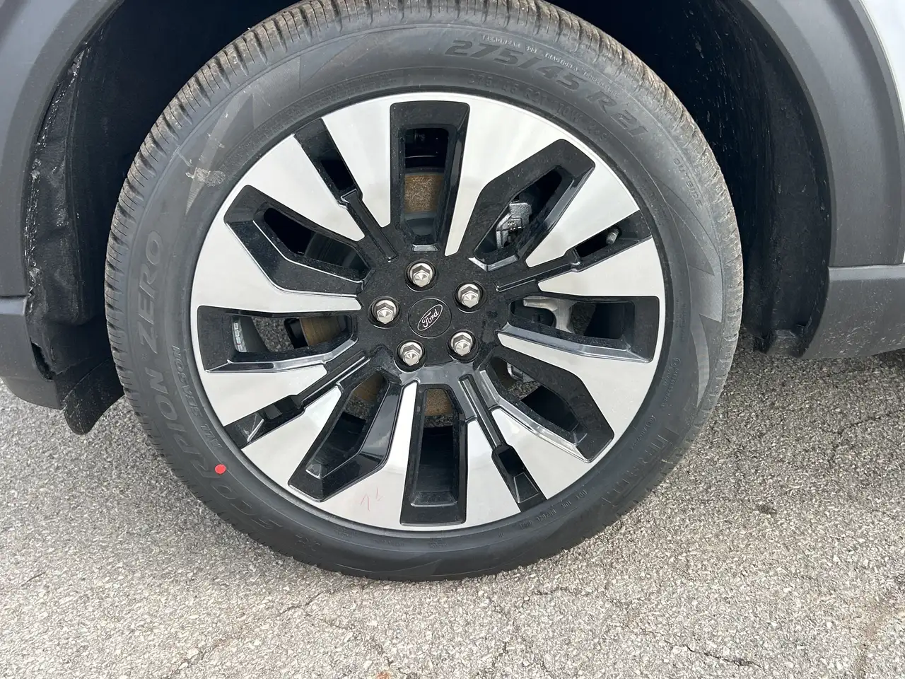 Ford Explorer снимка Ford Explorer