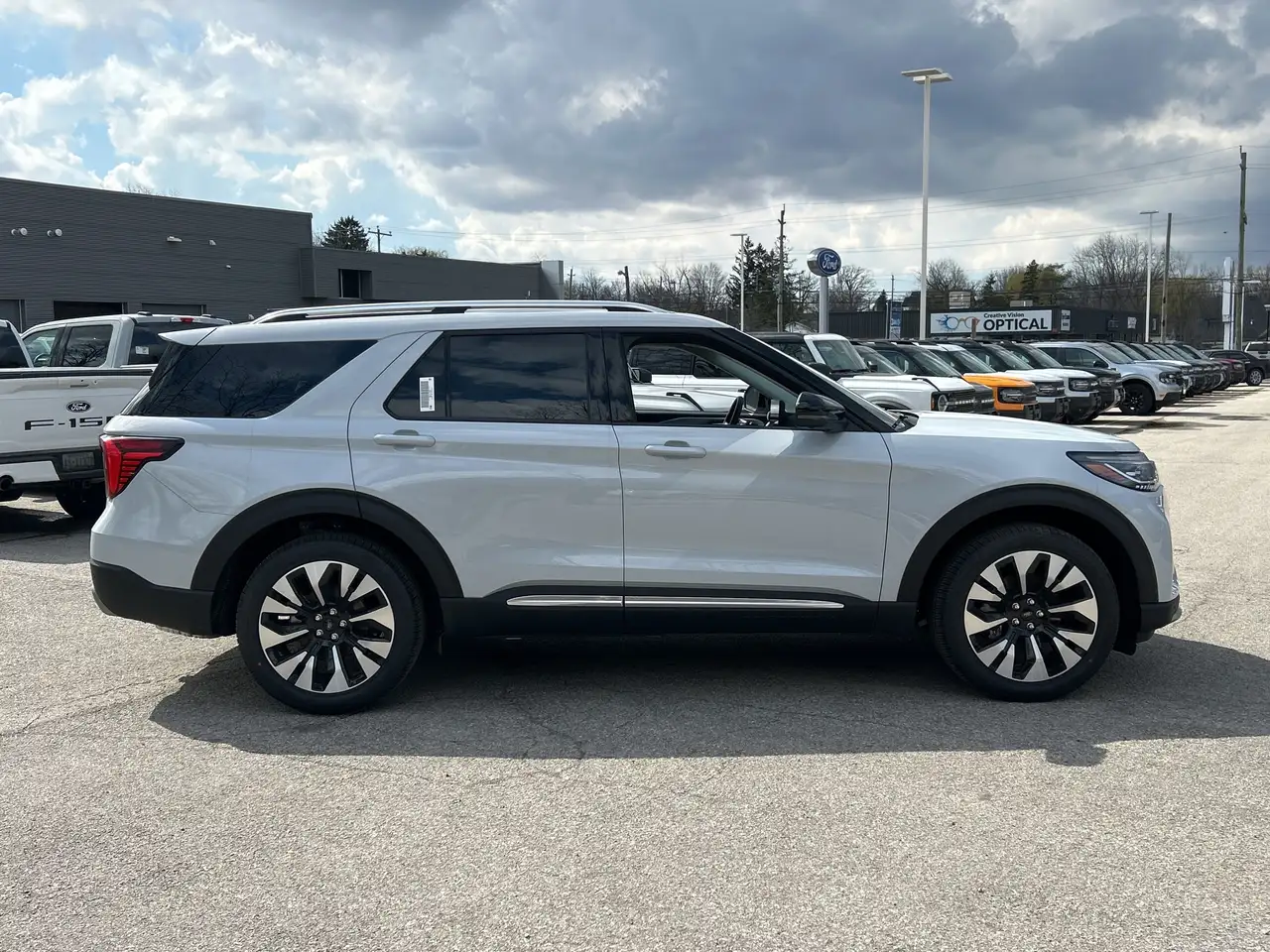 Ford Explorer снимка Ford Explorer