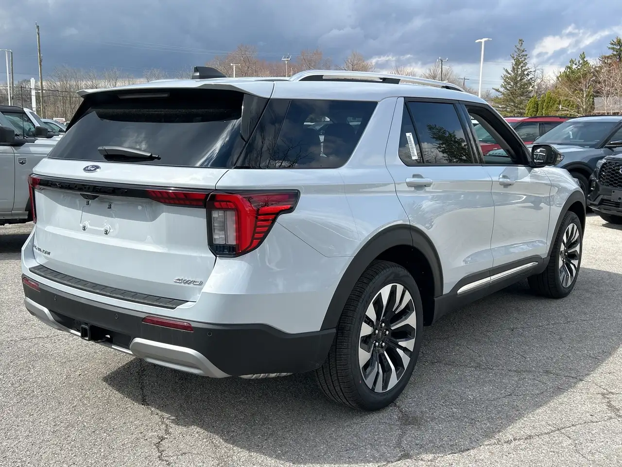 Ford Explorer снимка Ford Explorer