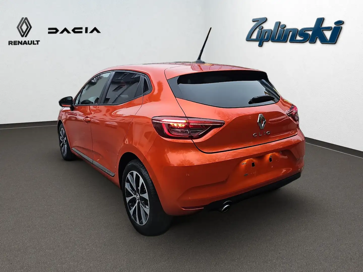 Renault Clio Zen + Durchsicht + TÜV+ NEU 11555.- Netto + Orange - 2