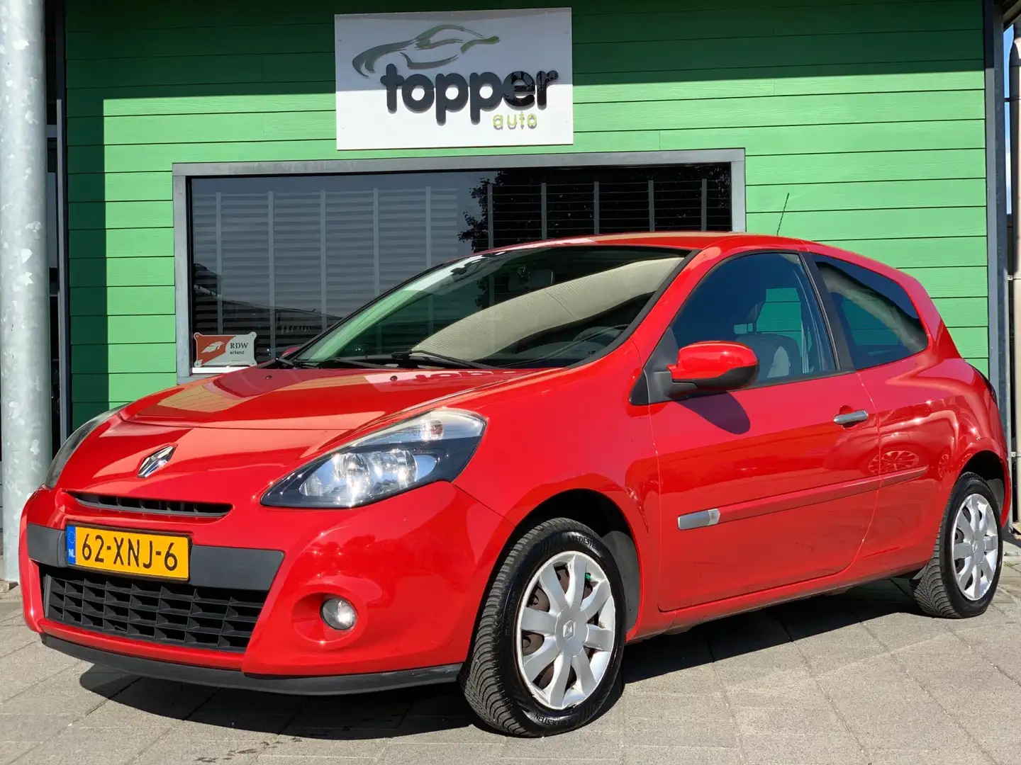 Renault Clio 1.2 Authentique | Met Nieuwe APK | CruiseControl | Rood - 1