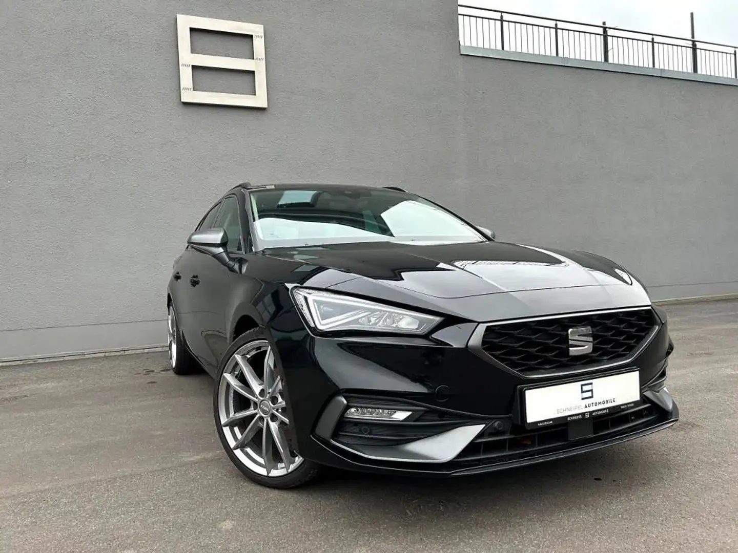 SEAT Leon Sportstourer FR Navigationssystem BT PDC Noir - 1