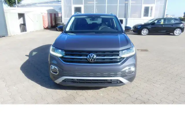 Volkswagen T-Cross view 3