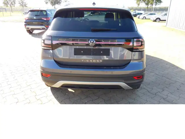 Volkswagen T-Cross view 4