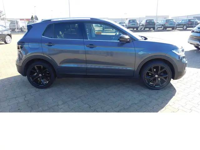 Volkswagen T-Cross view 2