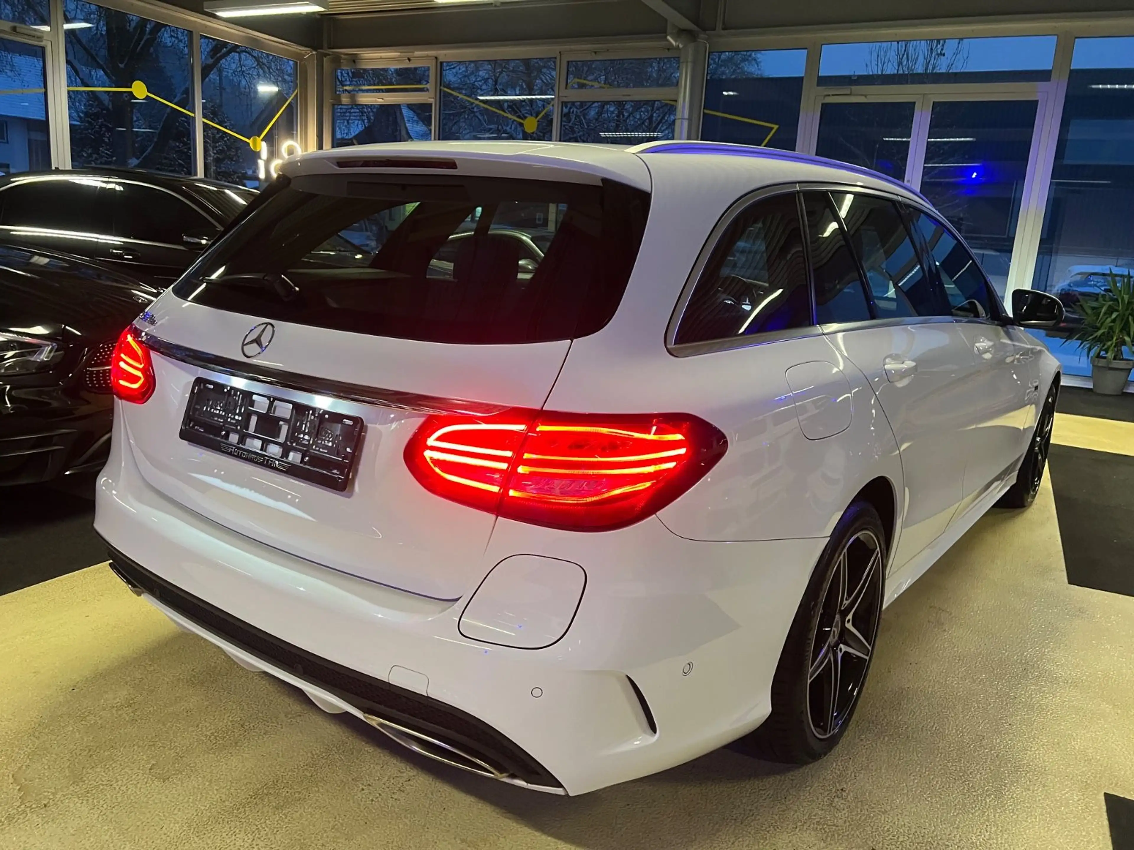 Mercedes-Benz C 350 T e Edition C AMG LINE *LED*NAVI*LEDER* — photo 7