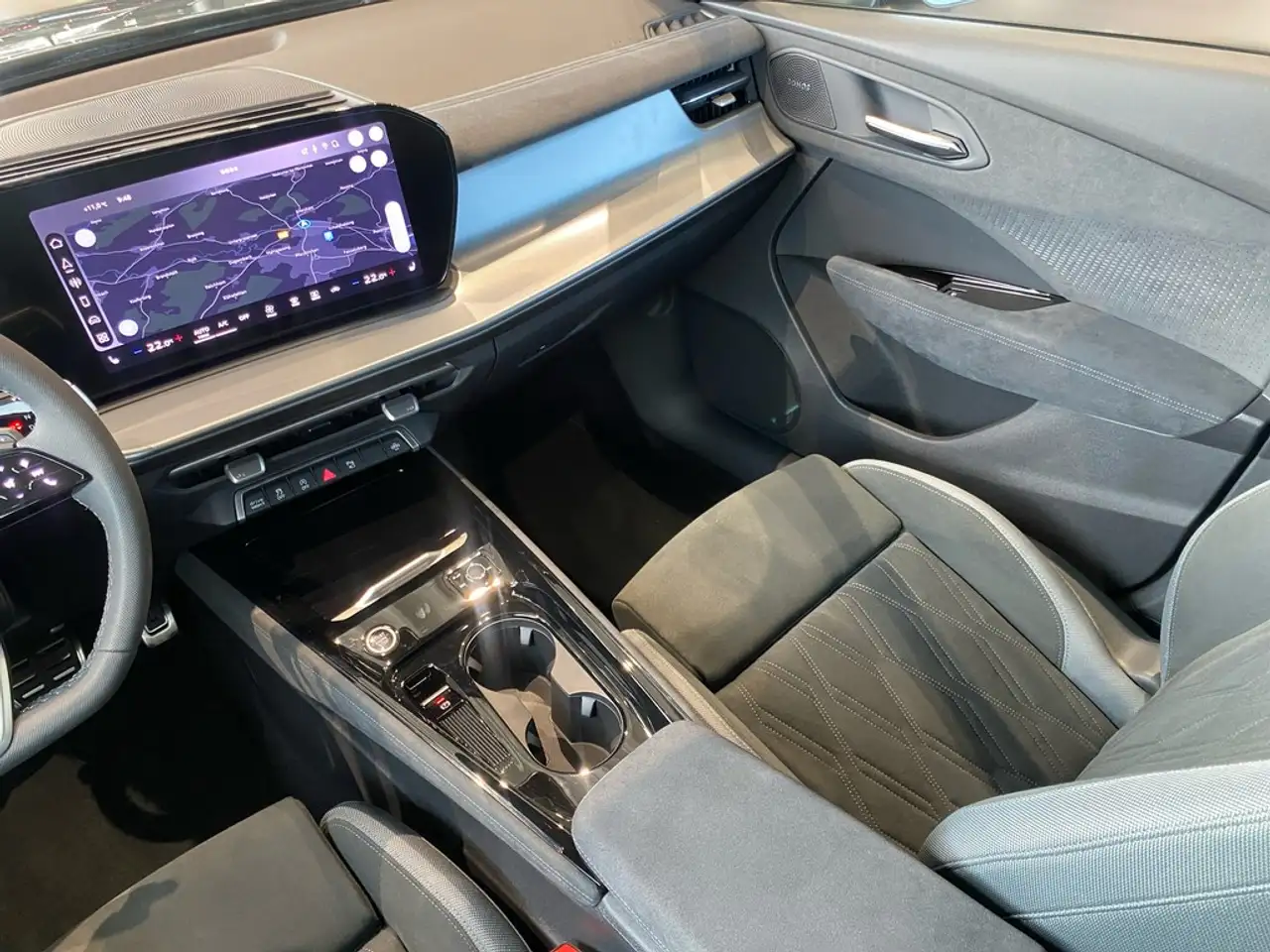 Audi Q3 TFSI quattro S line PANO+HUD+360°+ACC+SONOS+ 8
