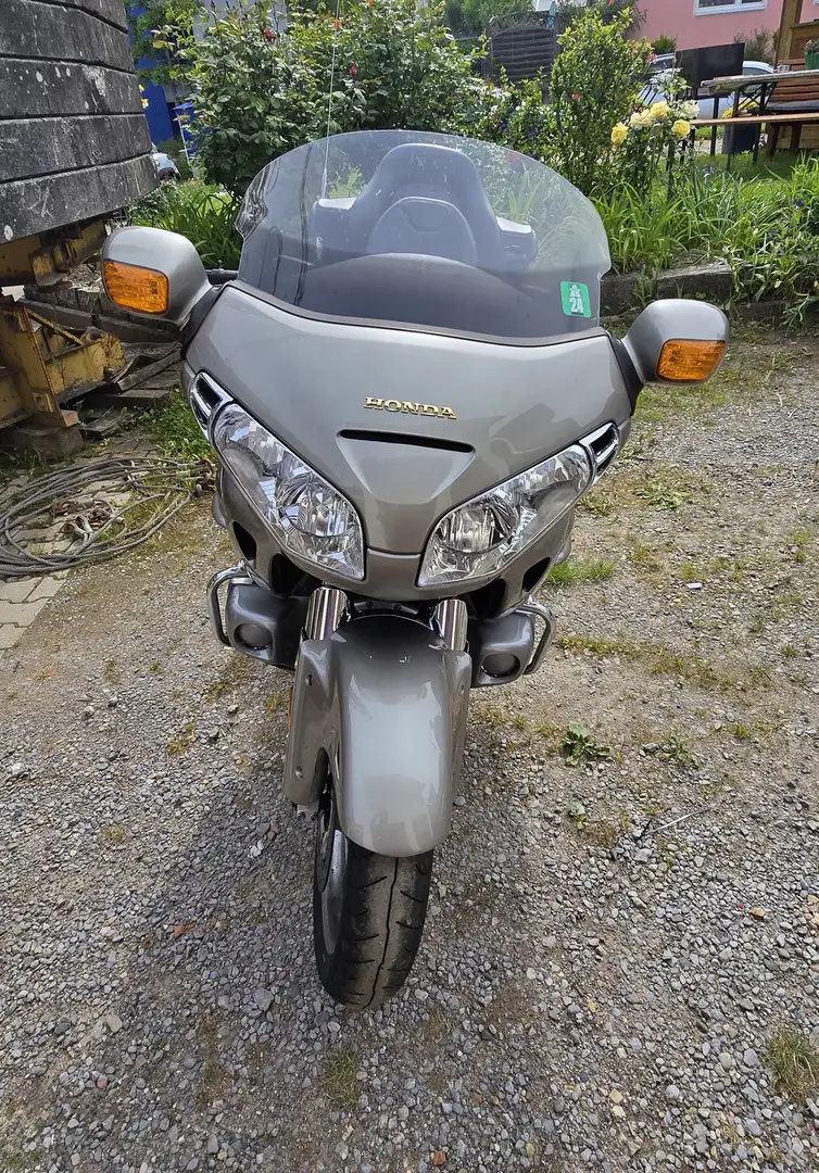Honda Gold Wing GL 1800 Oro - 2
