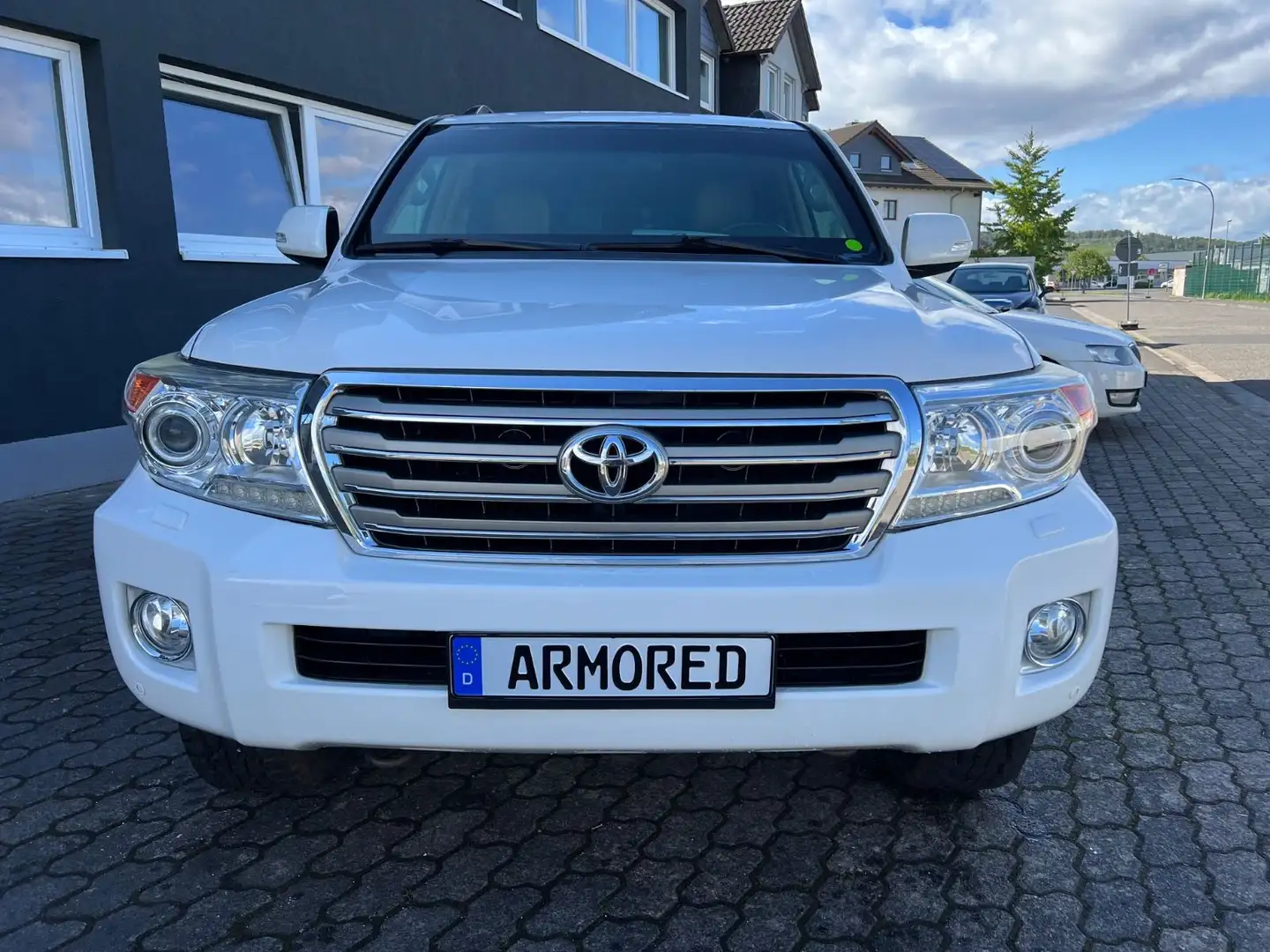 Toyota Land Cruiser 4,5 V8*J200*ARMOURED*ARMORED*B6*VR7 Weiß - 2