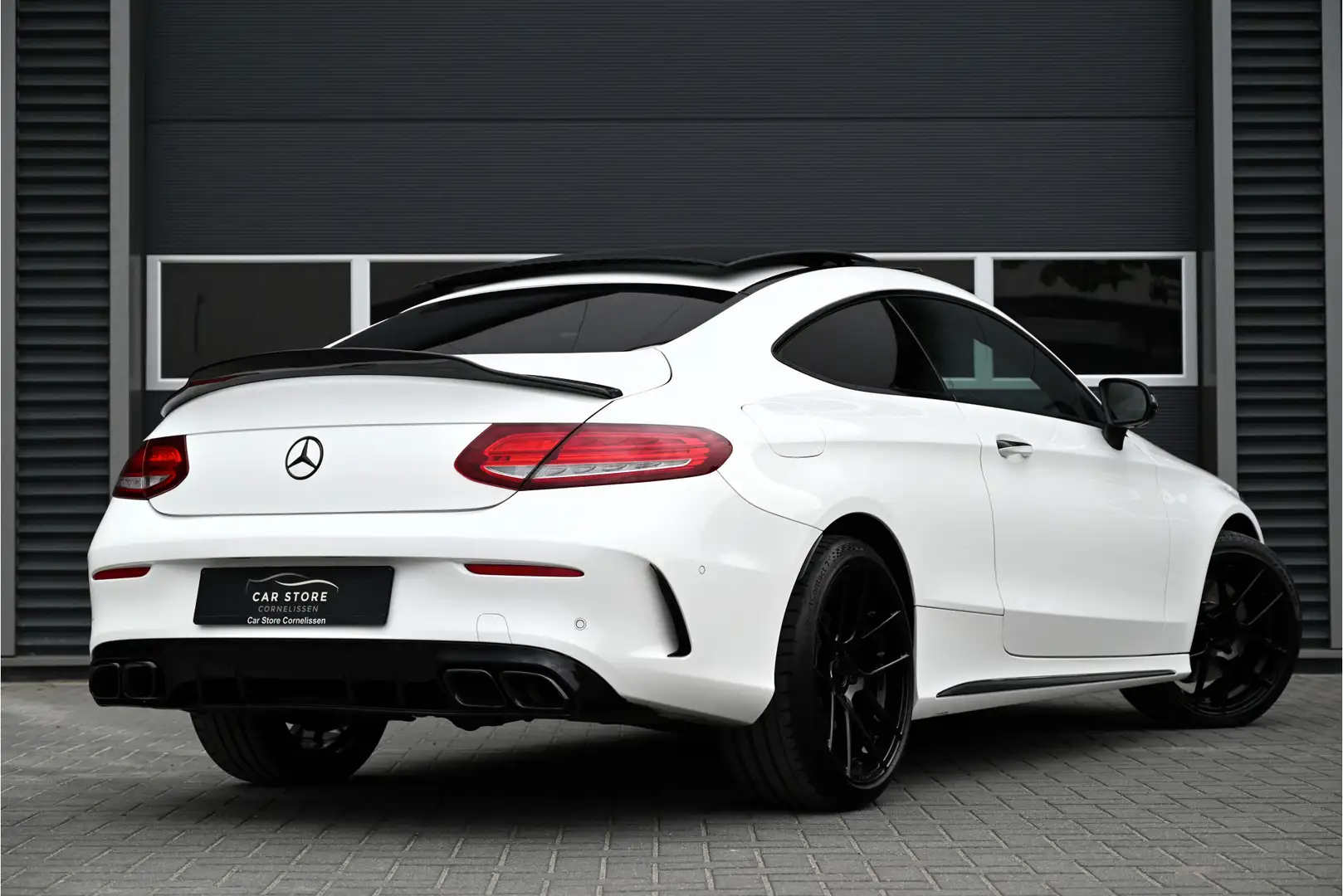 Mercedes-Benz C 250 Coupé AMG / PANO / NIGHT / LEDER / BURMESTER / 360 Blanc - 2