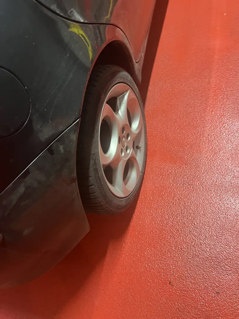 Alfa Romeo 147 1.9 JTD Distinctive - 2