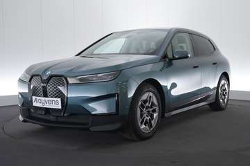 70 kWh xDrive40 LEDER/CUIR LED GPS PDC CAM Keyless