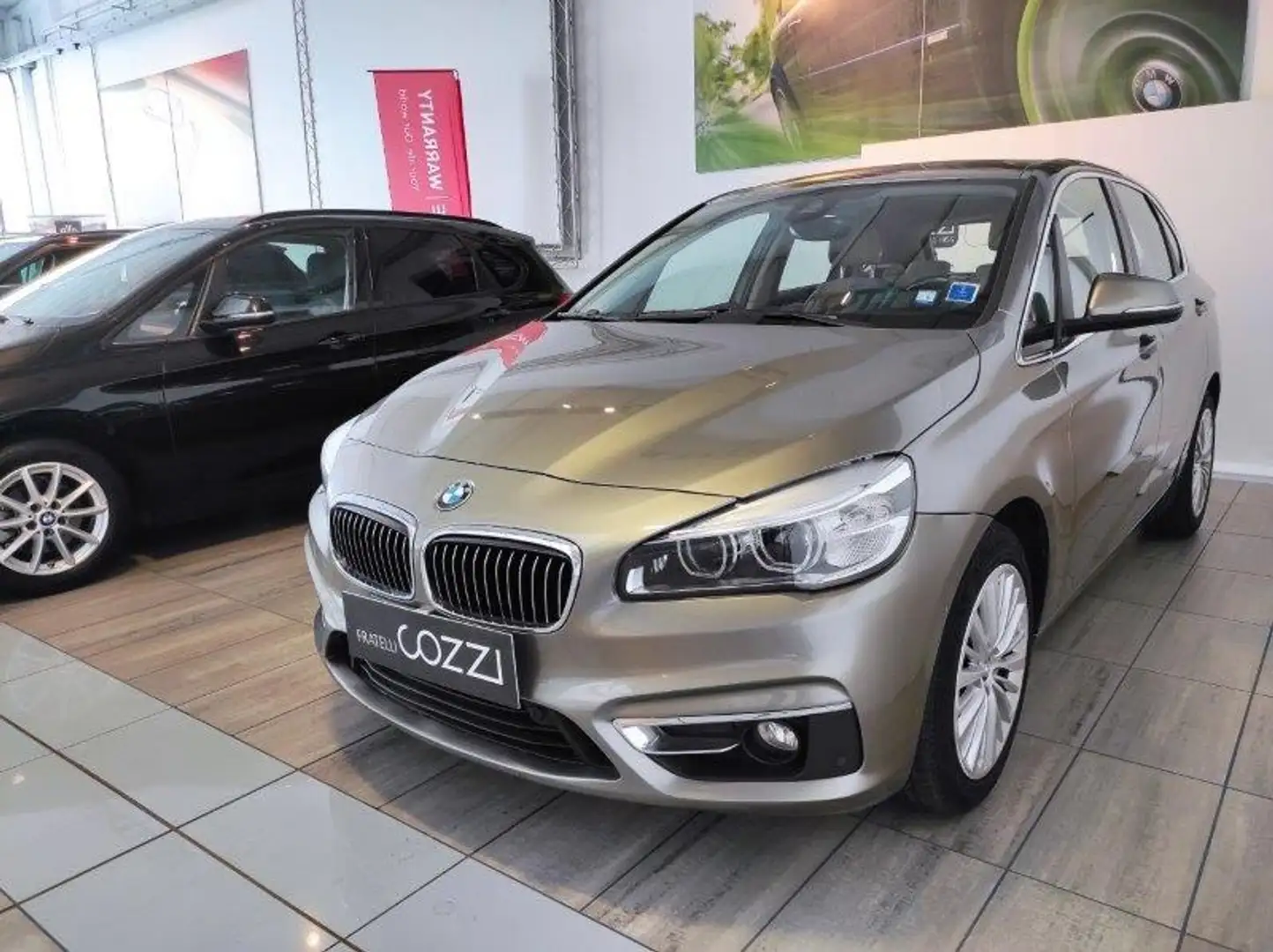 BMW 218 - 218d Active Tourer Luxury Beige - 2