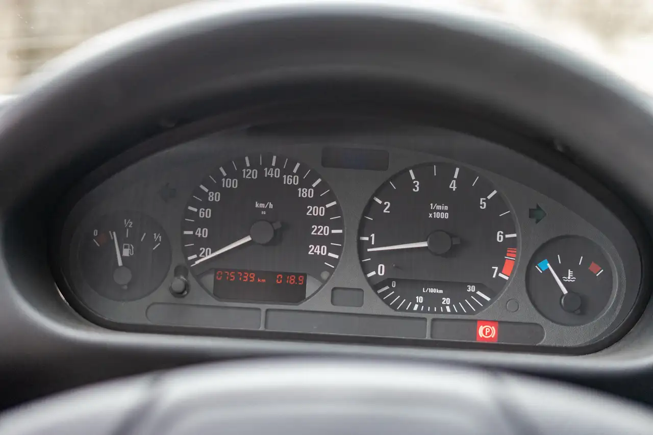 BMW 328i Worldline, foto 5