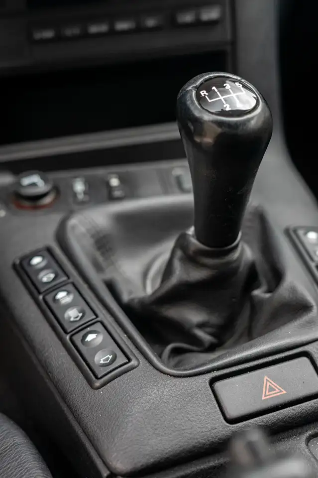 BMW 328i Worldline, foto 6