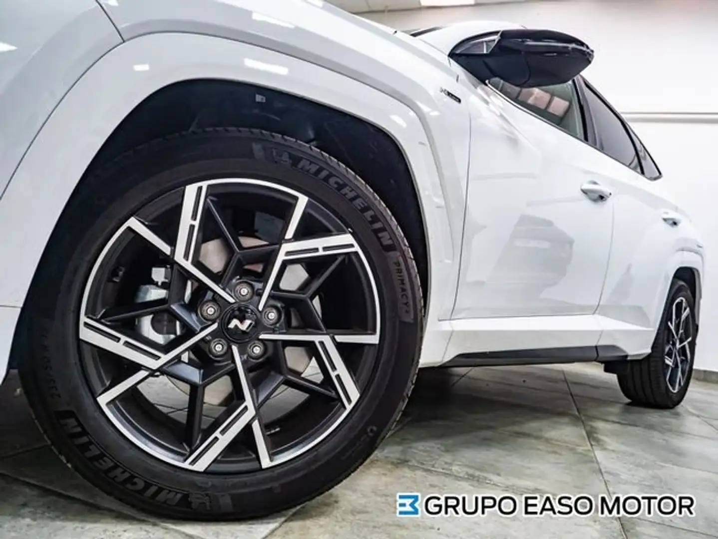 Hyundai TUCSON 1.6 T HEV Black Line AT 239 Blanco - 2