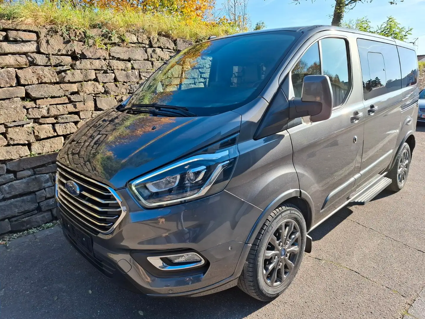Ford Tourneo Custom Titanium X Leder BI-Xenon Navi Grau - 1