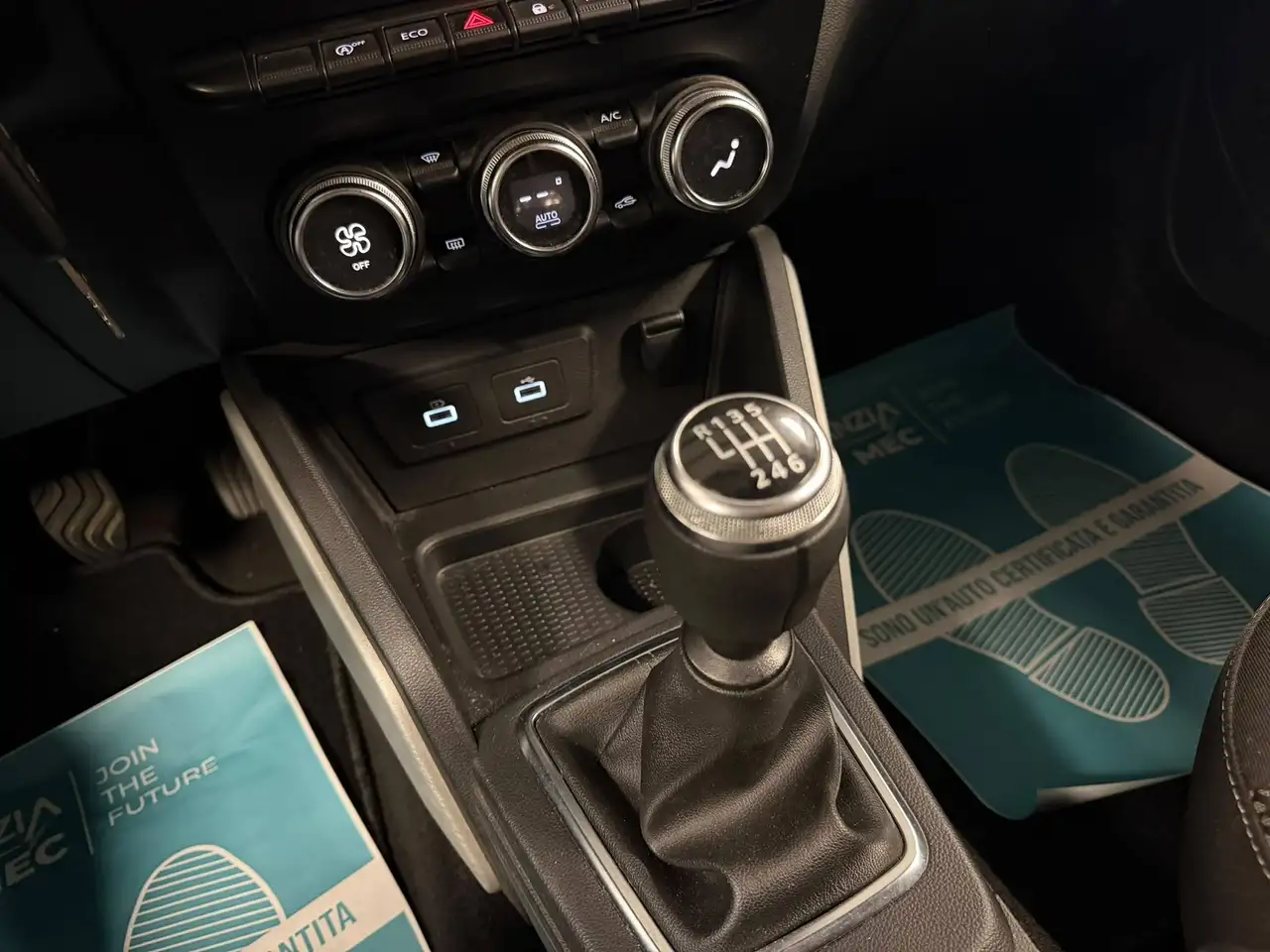 Dacia Duster 1.0 tce Comfort 4x2 90cv, миниатюра 12