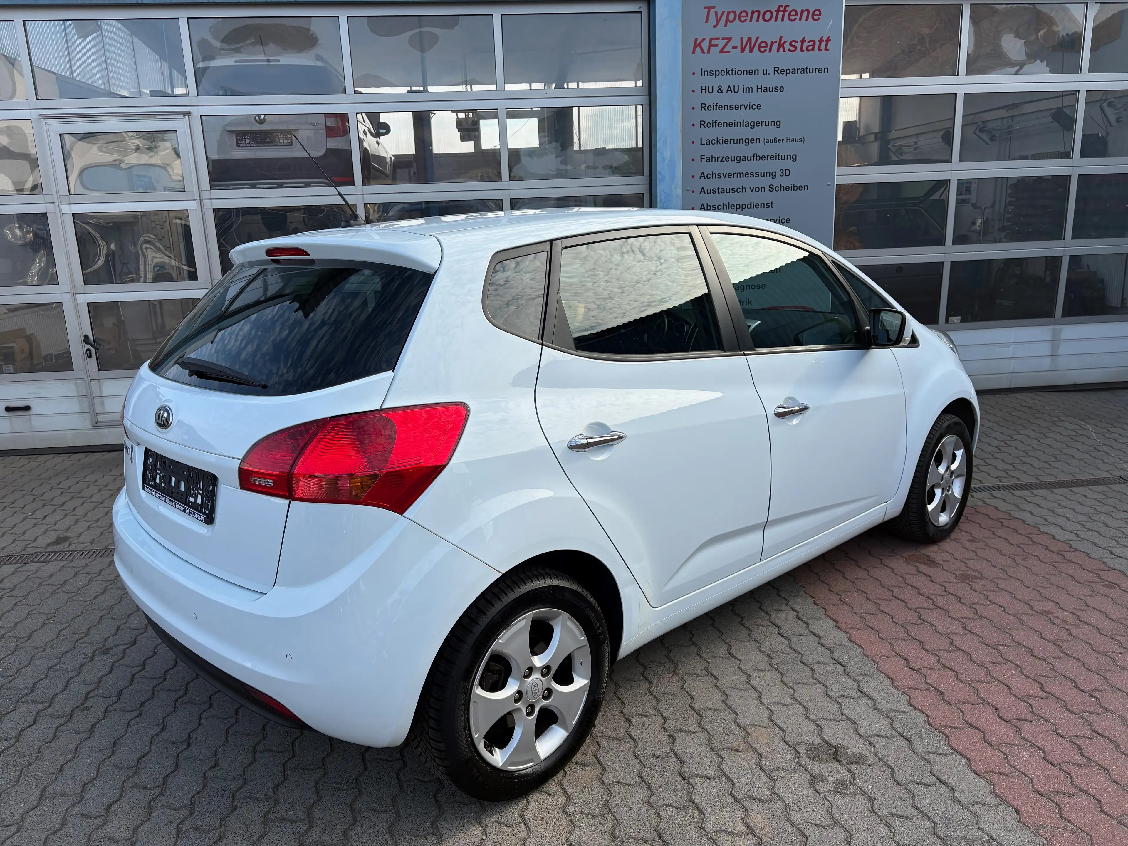 Kia Venga 1.4 , Sitzheizung, USB, AUX, HU/AU neu — photo 9