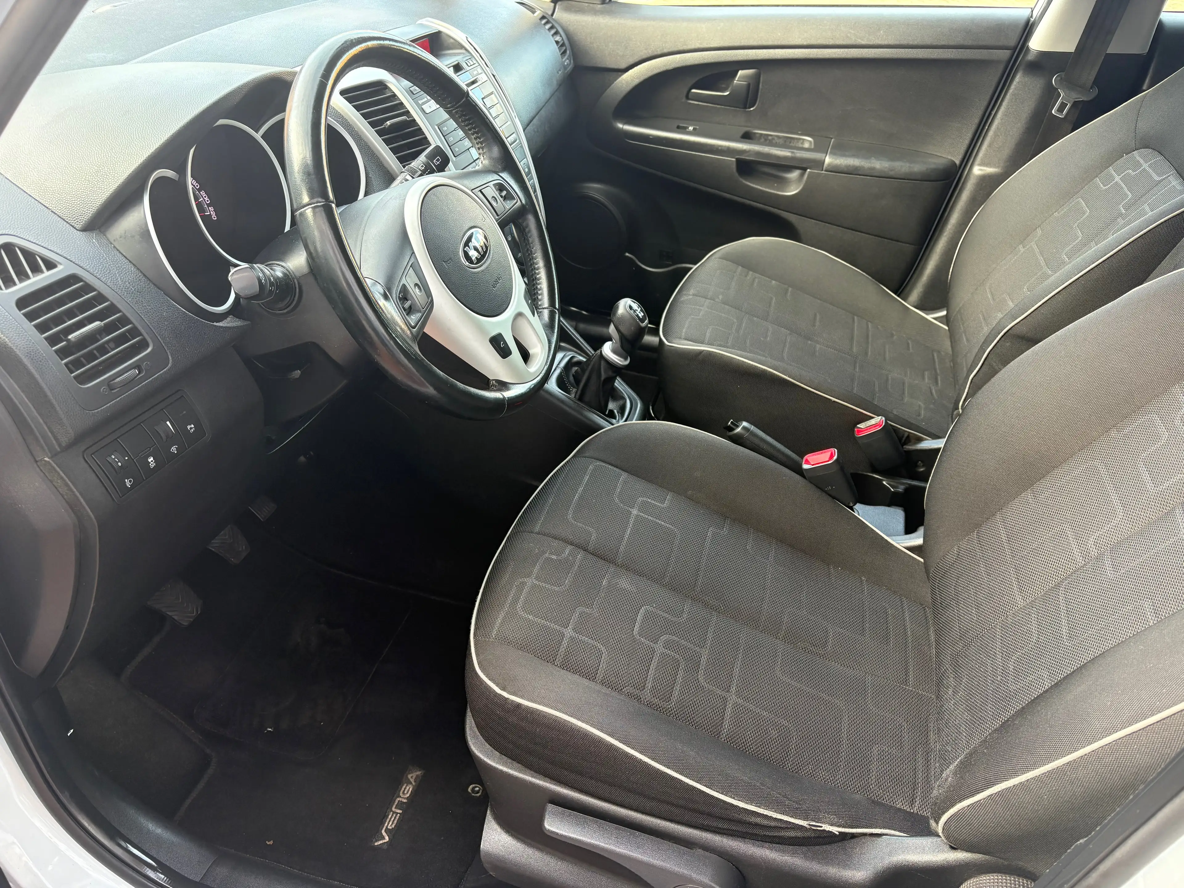 Kia Venga 1.4 , Sitzheizung, USB, AUX, HU/AU neu — photo 10