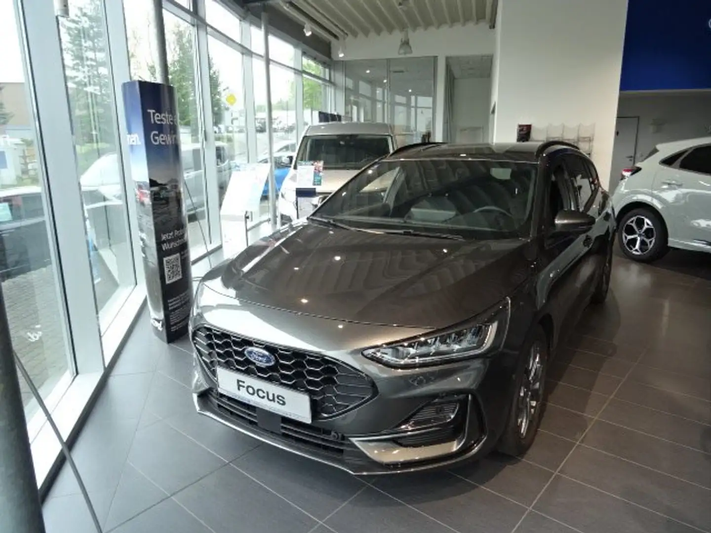 Ford Focus 1.0 Ecoboost ST-Line Turnier +Kamera+Navi Grigio - 1