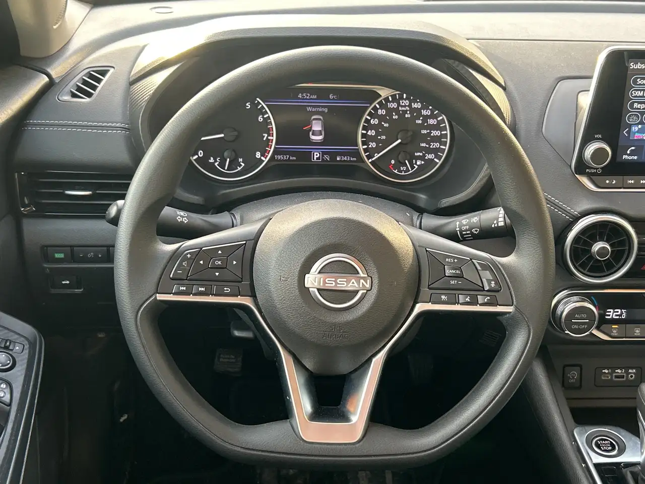 Nissan Sentra снимка Nissan Sentra