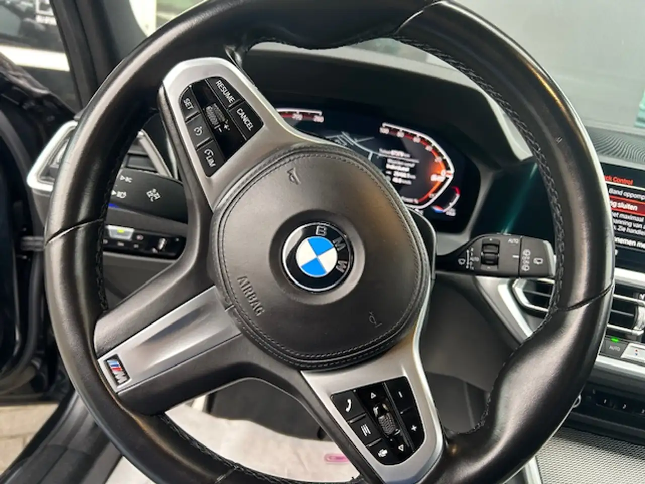 BMW 318 iA Touring M Sport / GPS + / Carplay / LED / Trekhaak / 18" / Black Pack 8