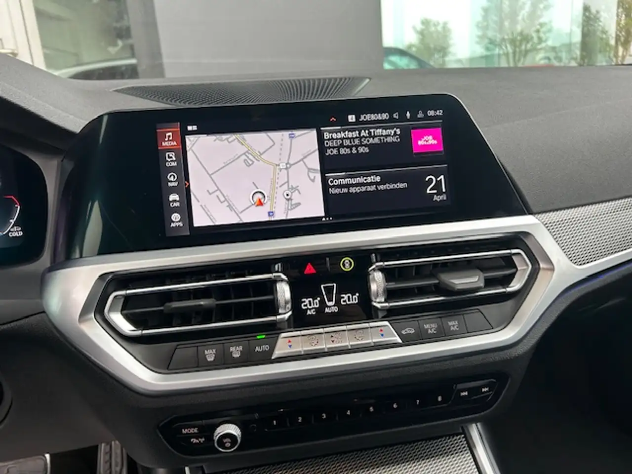 BMW 318 iA Touring M Sport / GPS + / Carplay / LED / Trekhaak / 18" / Black Pack 10