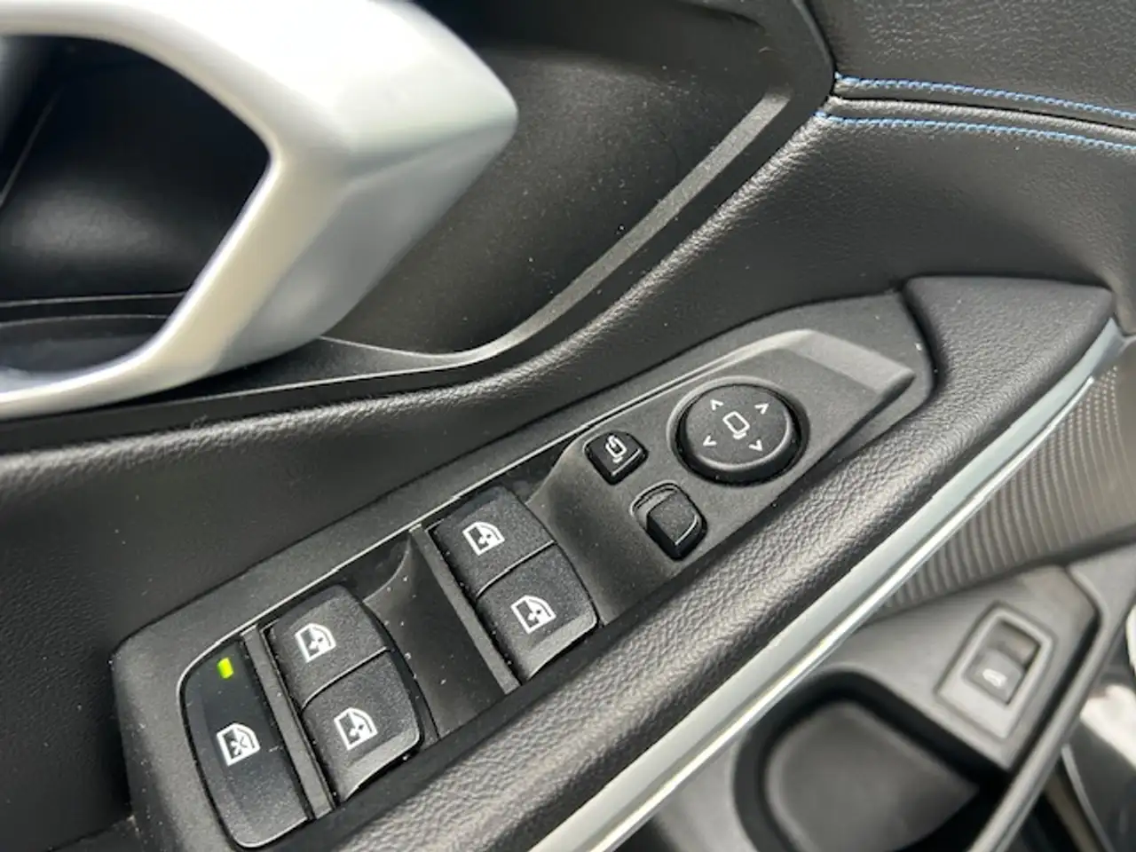 BMW 318 iA Touring M Sport / GPS + / Carplay / LED / Trekhaak / 18" / Black Pack 15