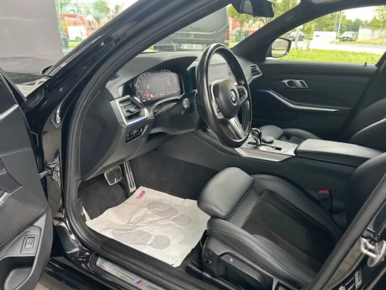 BMW 318 iA Touring M Sport / GPS + / Carplay / LED / Trekhaak / 18" / Black Pack 6