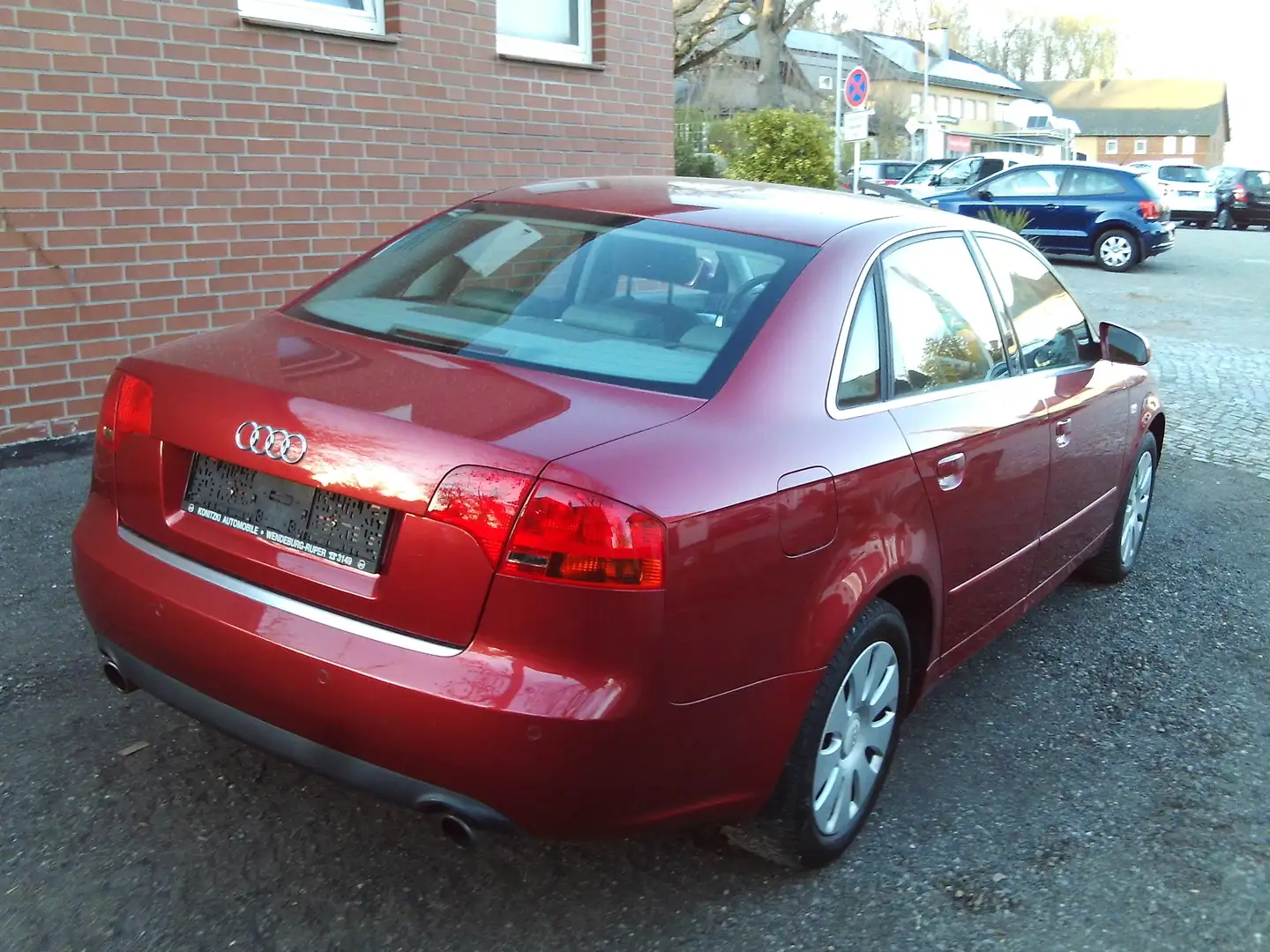 Audi A4 2.0 TFSI (147kW) Automatik Garantie Rot - 2