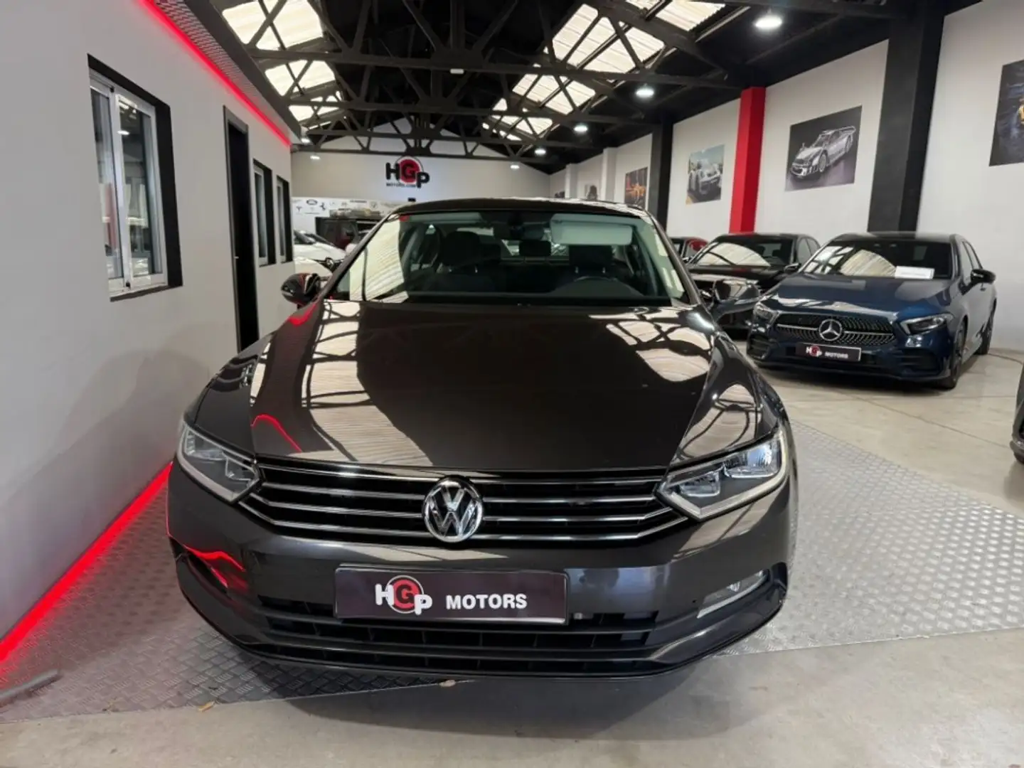 Volkswagen Passat Edition BMT Gris - 2