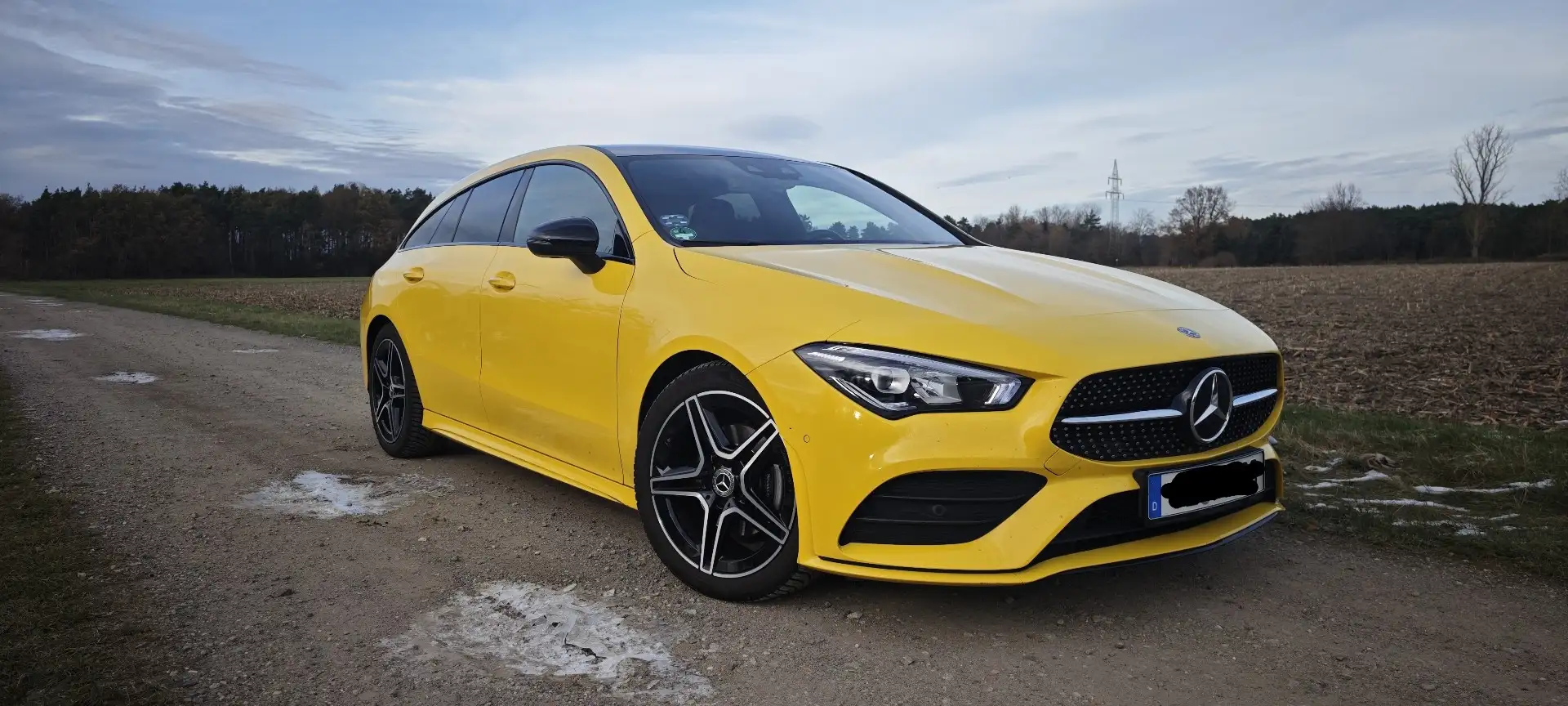 Mercedes-Benz CLA 180 Shooting Brake, HUD, AHK, AMG Line/Styling, MBUX Gelb - 1