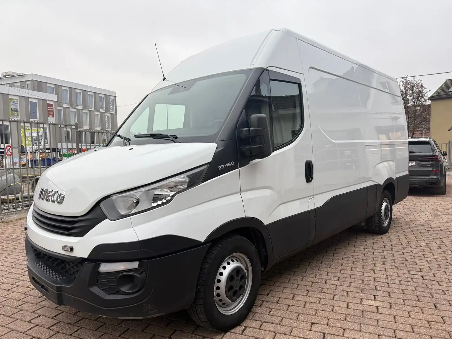 Iveco Daily 2,3 160 cv L2H2 Weiß - 1