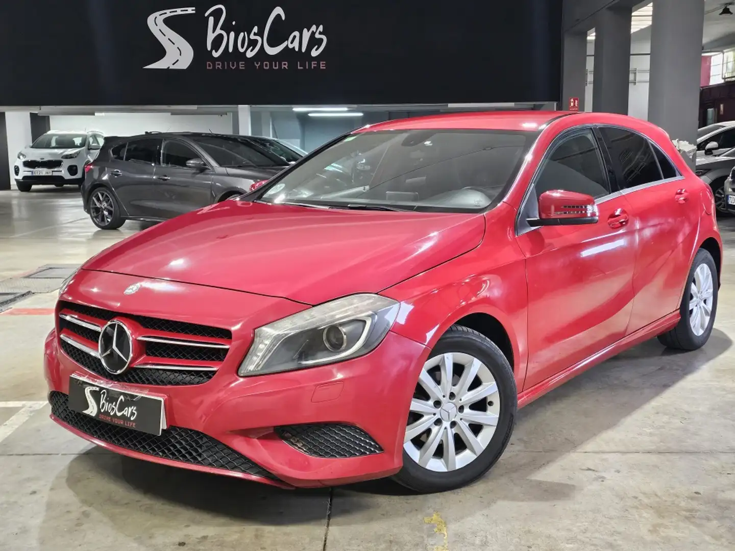Mercedes-Benz A 180 180CDI BE Urban 7G-DCT Rojo - 1