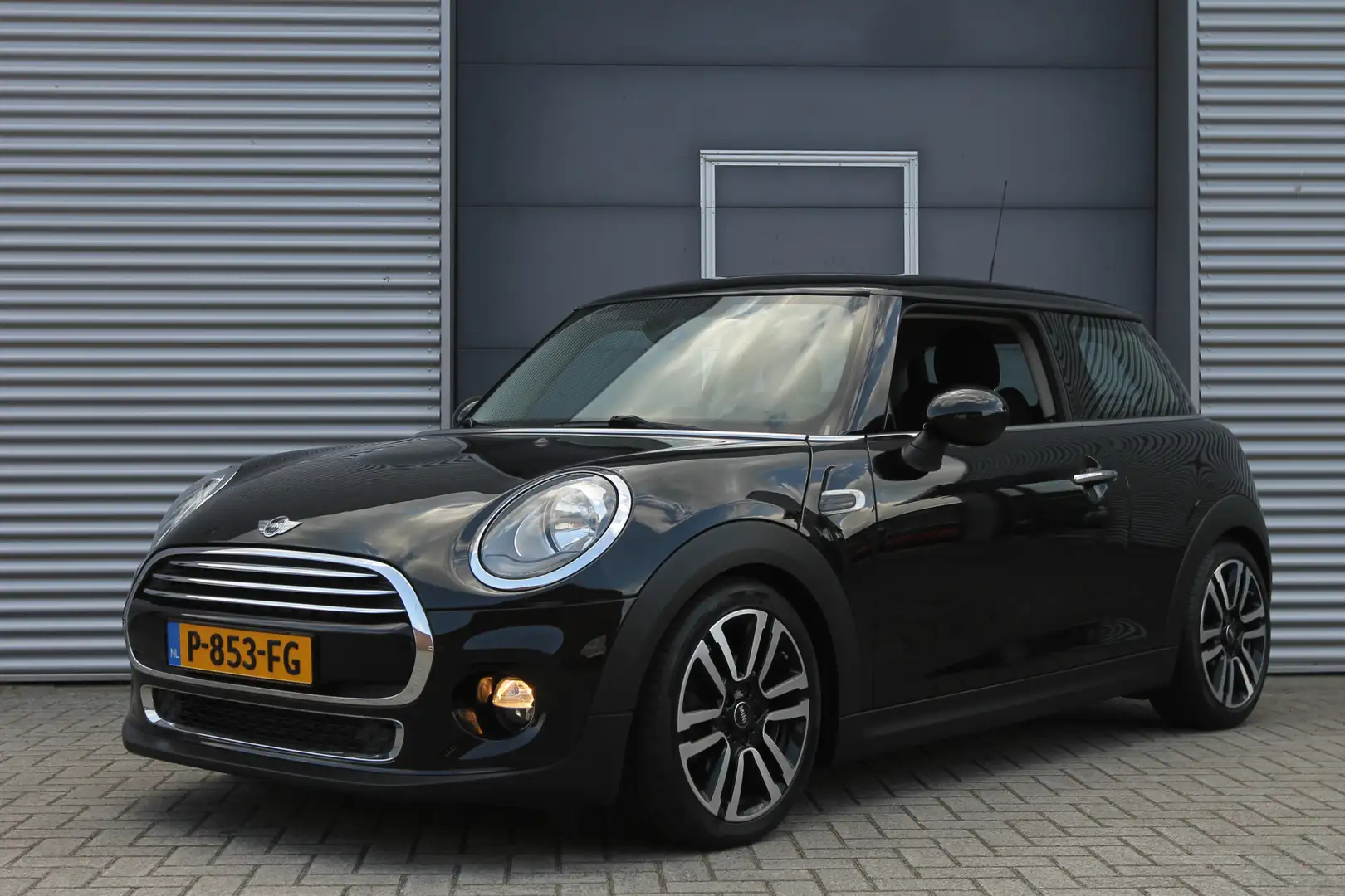 MINI Cooper Mini 1.5 Chili Serious Business I NAVI I SPORTSTOE Negro - 1