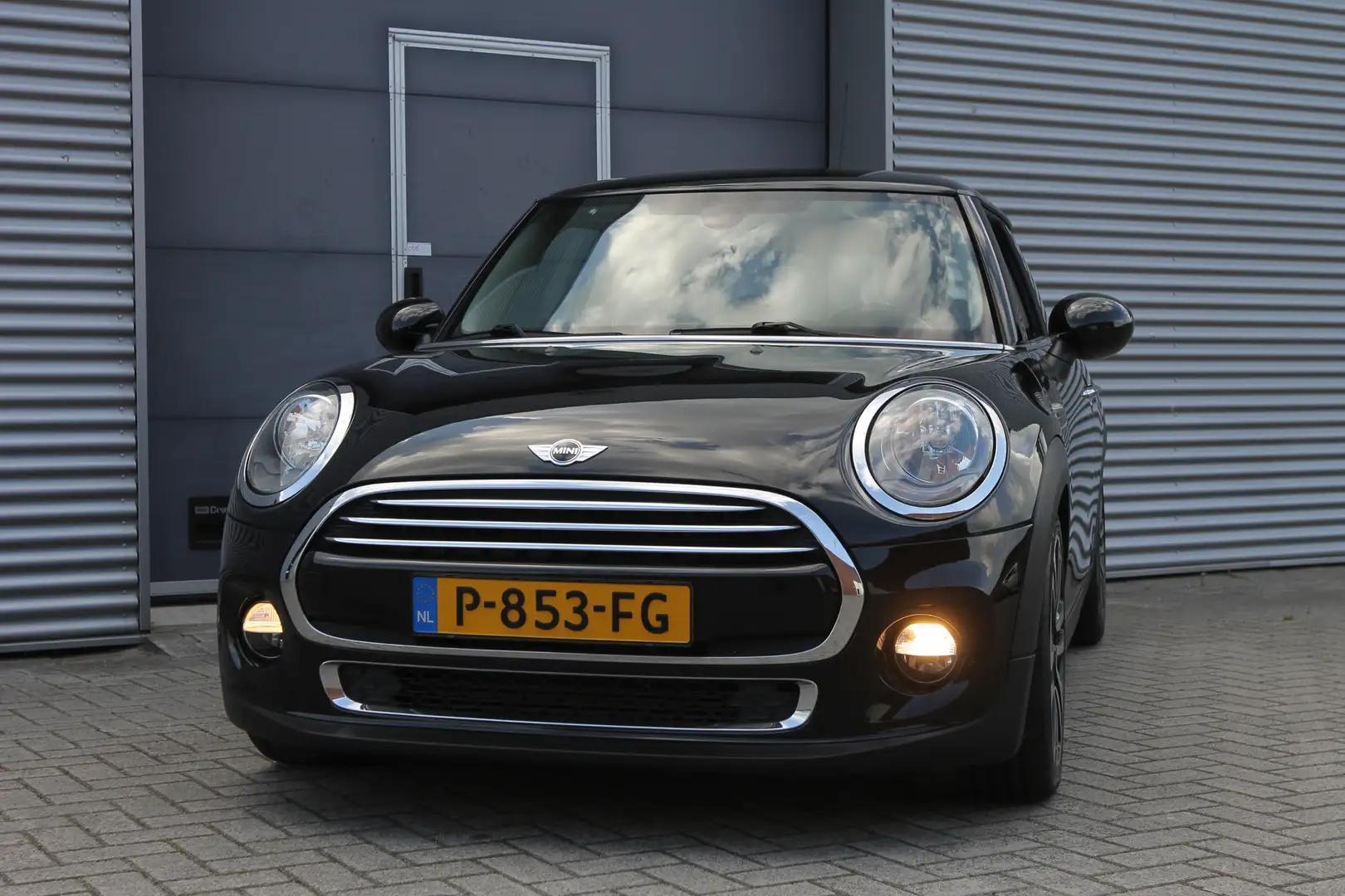 MINI Cooper Mini 1.5 Chili Serious Business I NAVI I SPORTSTOE Negro - 2