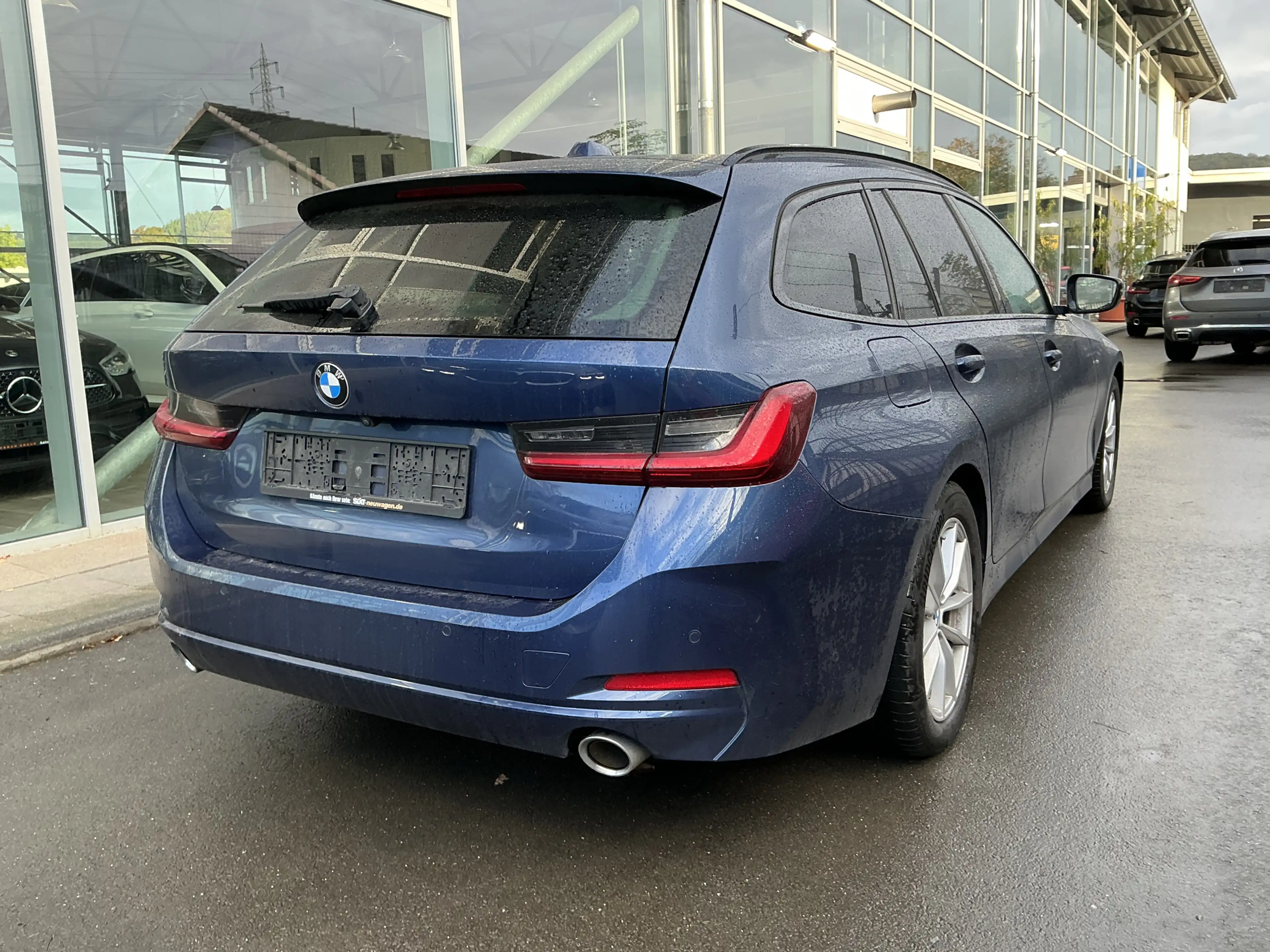 BMW 318 d Mild-Hybrid Widescreen R.Cam Navi AHK ACC — photo 2