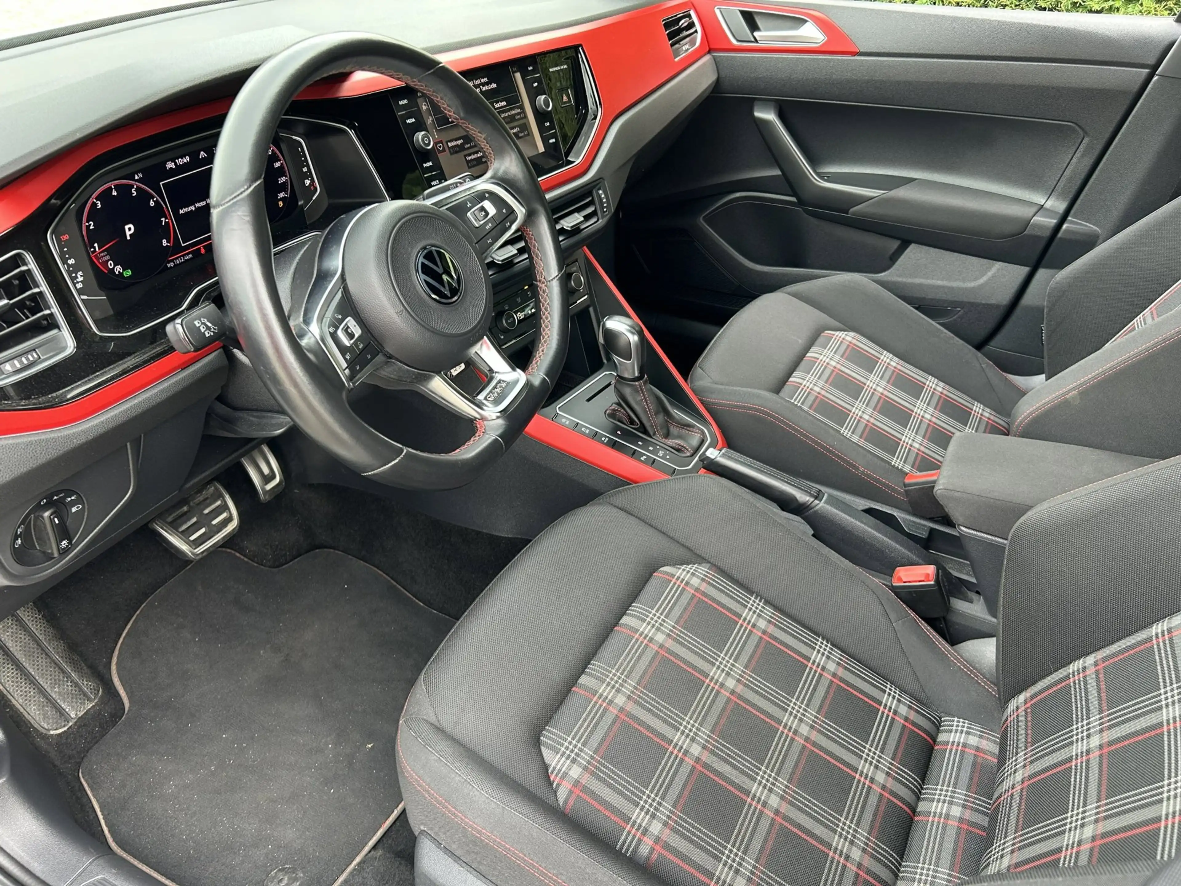 Volkswagen Polo GTI 2.0 TSI — photo 7