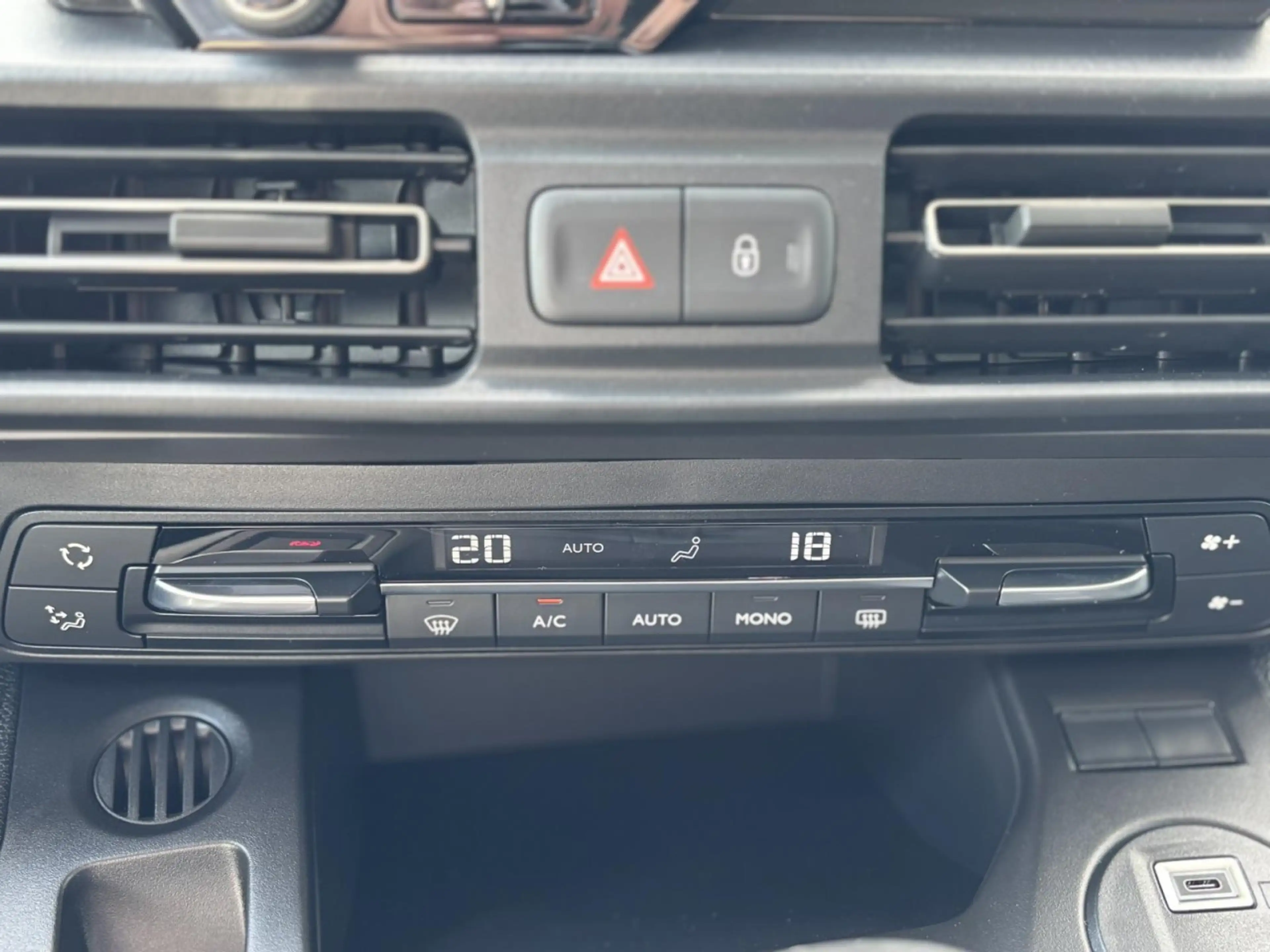 Opel Combo Life GS 1.5 ** Kamera/Sitzhzg/CarPlay ** — photo 9