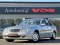 Mercedes-Benz E 240 Elegance | Youngtimer | 6 cilinder | Zeer mooi! Grijs - thumbnail 1
